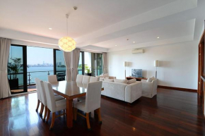 Lakefront Residence